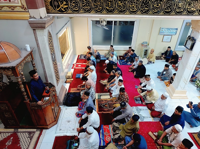 Ceramah Tarawih di Masjid Awaluddin Tallo, Rudianto Lallo Ingatkan Pentingnya Ilmu Pengetahuan